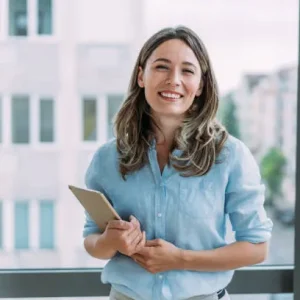 Dra. Ericka Velasco J.​   Directora de Investigación